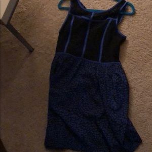 Sleeveless dress blue:black lace bodice